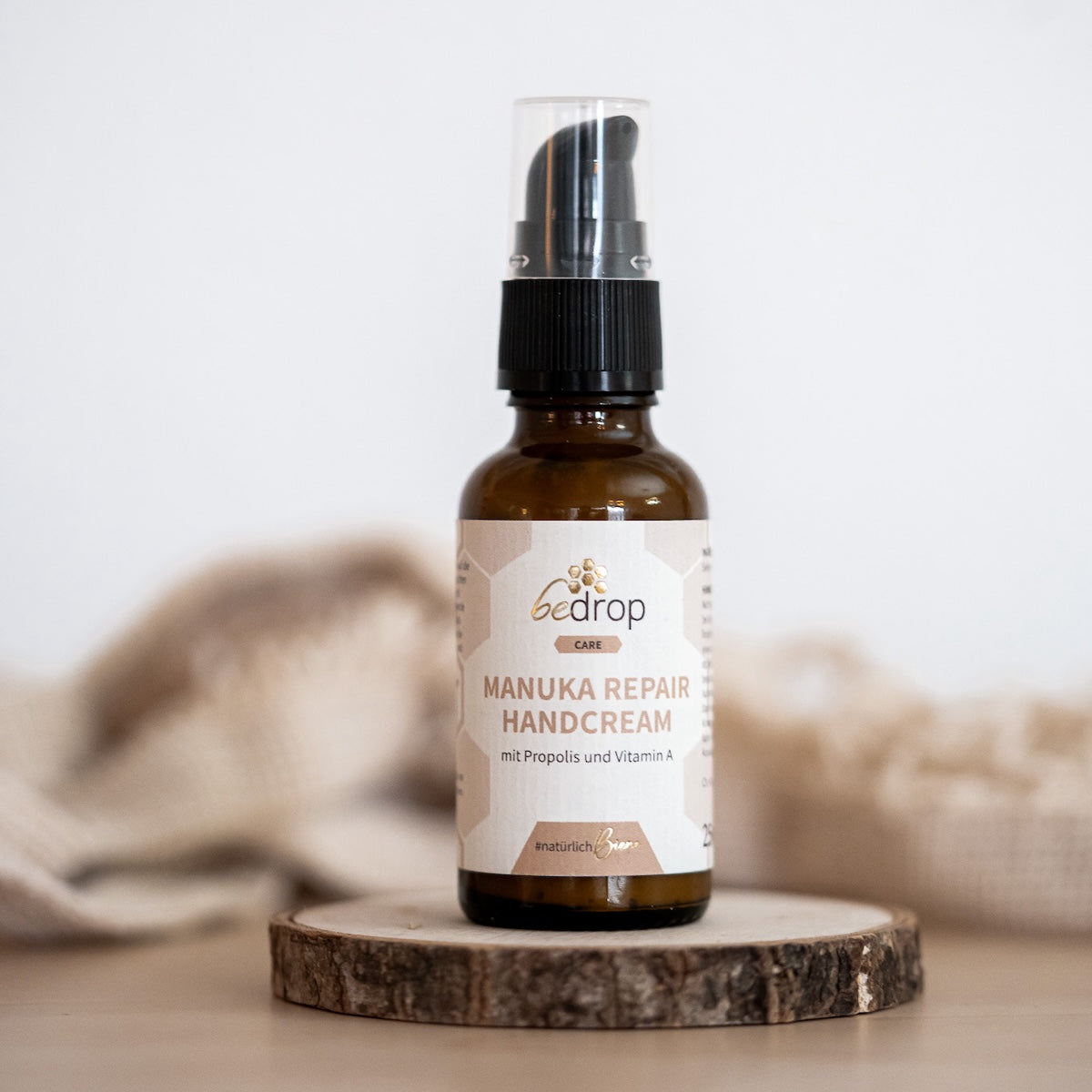 Manuka Repair Handcream / Hand cream with manuka honey, propolis and vitamin A - 25ml