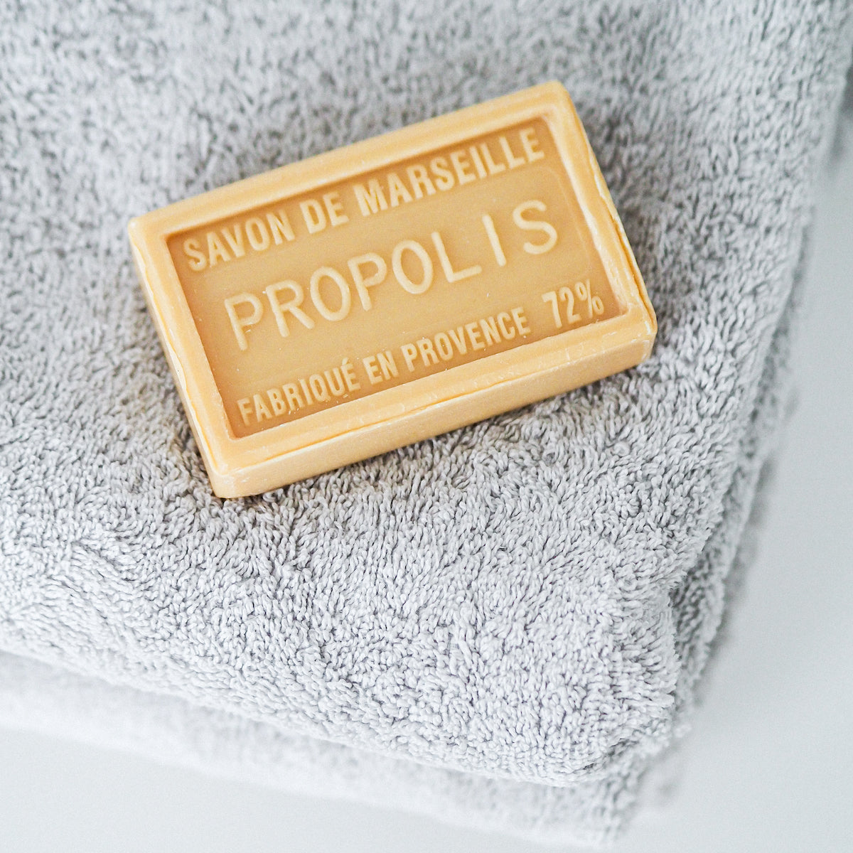 Value set: 3x propolis honey soap natural hand soap / body soap from Provence - 100g at a special price