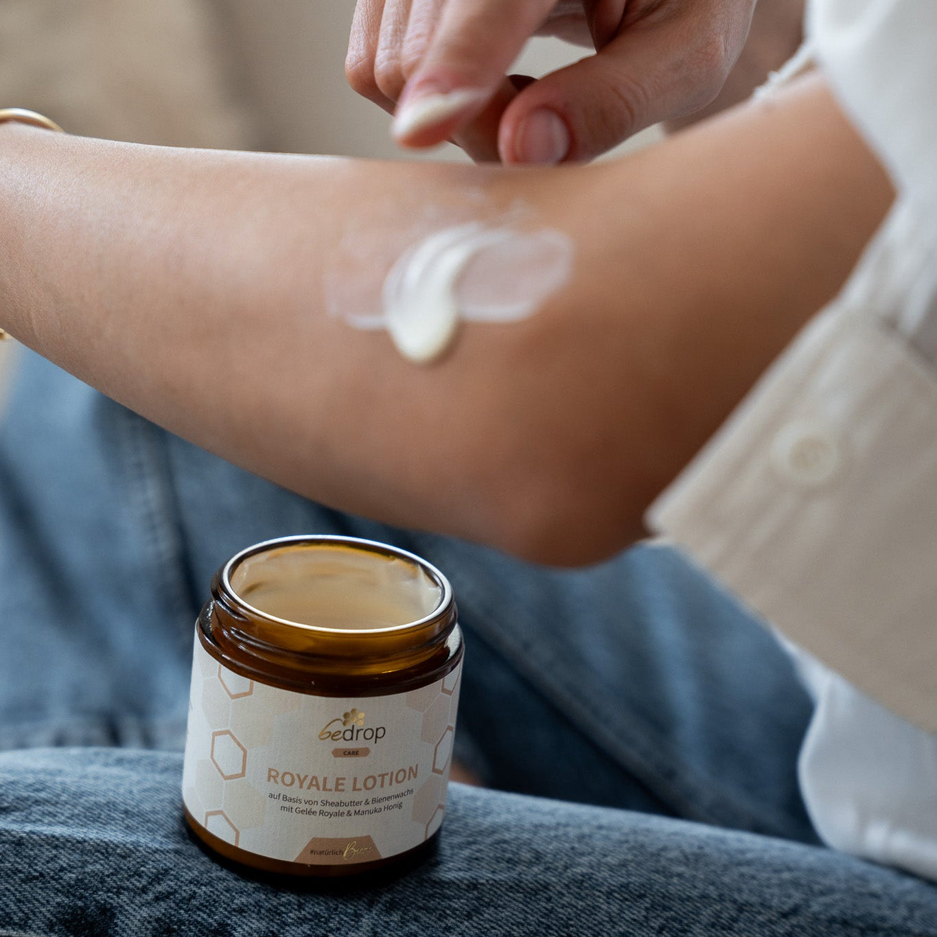 Royale Lotion body lotion with royal jelly, shea butter and acacia honey - 100g