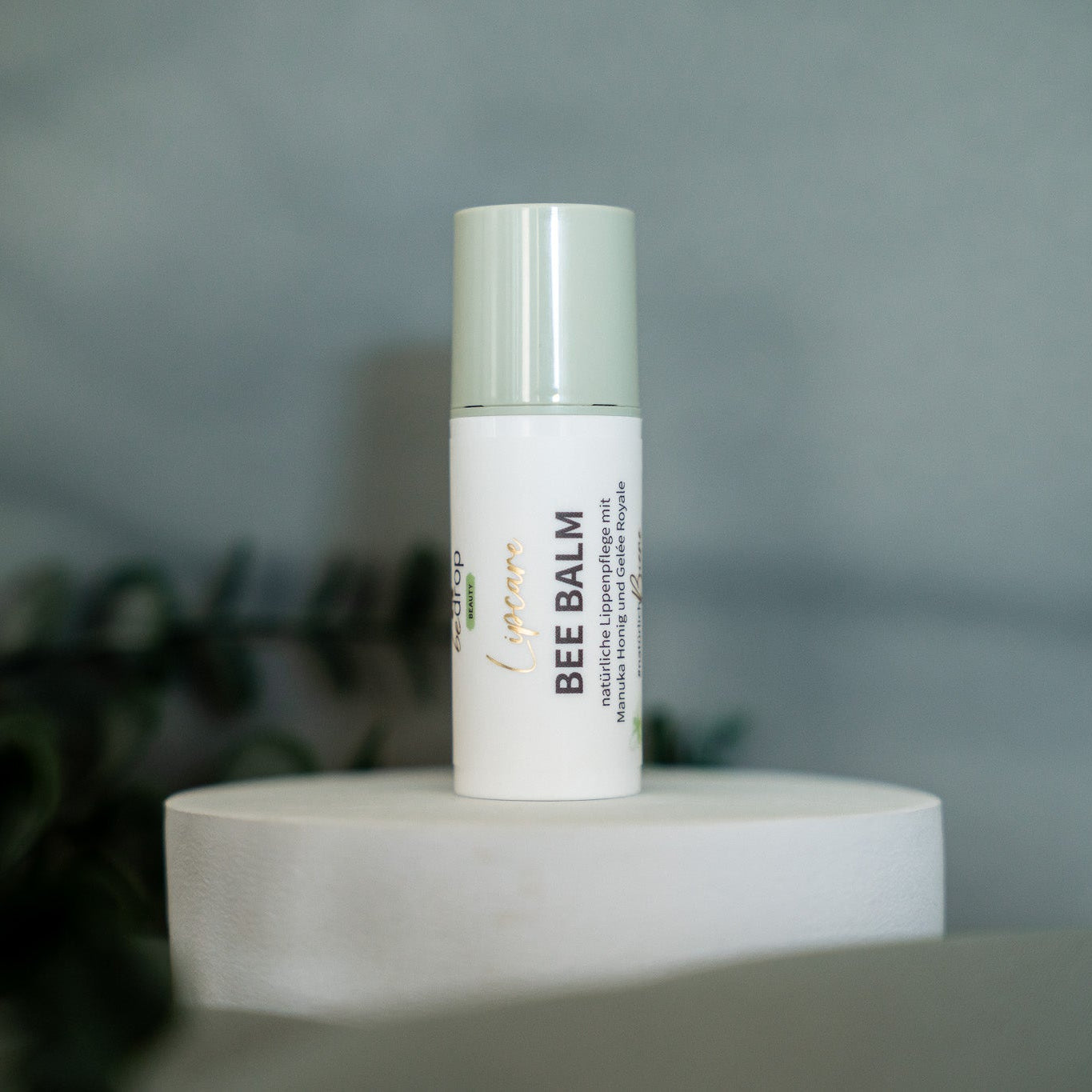Bee Balm - natural lip balm with manuka honey, royal jelly & retinol