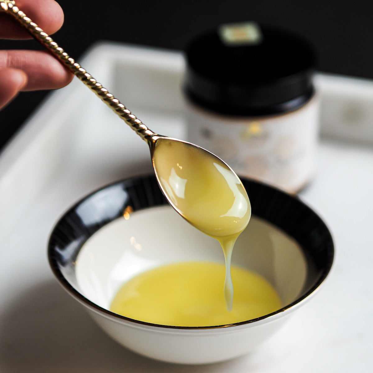 The all-rounder set | propolis capsules & 20% tincture + royal jelly capsules & pure/fresh + manuka honey